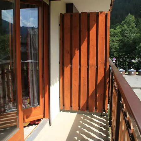 With Hot Tub In * Châtel